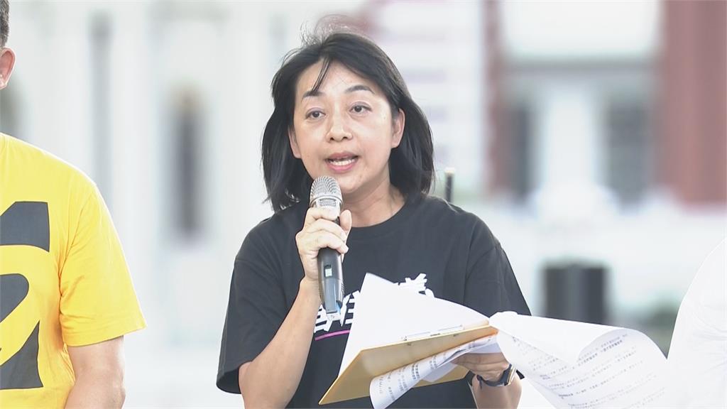 快新聞/「和黑金靠攏的意志仍無比堅定」 王婉諭贈花籃提醒民眾黨找回初衷