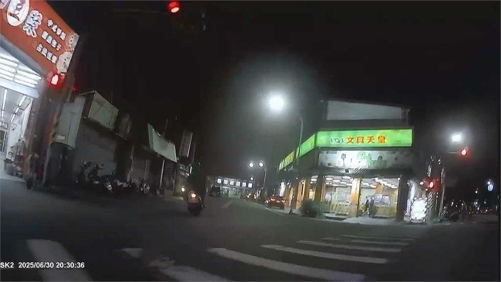 大膽! 高雄男衝派出所剪斷鐵鍊 牽走扣案機車