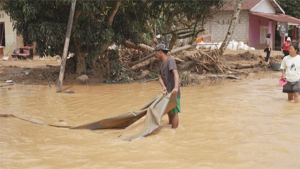 熱帶低氣壓襲菲律賓 爆發土石流 印尼遭熱帶風暴 洪災逾900人喪命