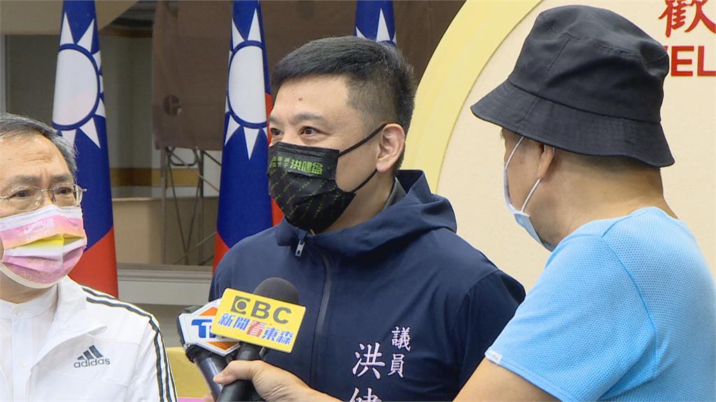 議員洪健益號召民間企業　贈北市府300台血氧機