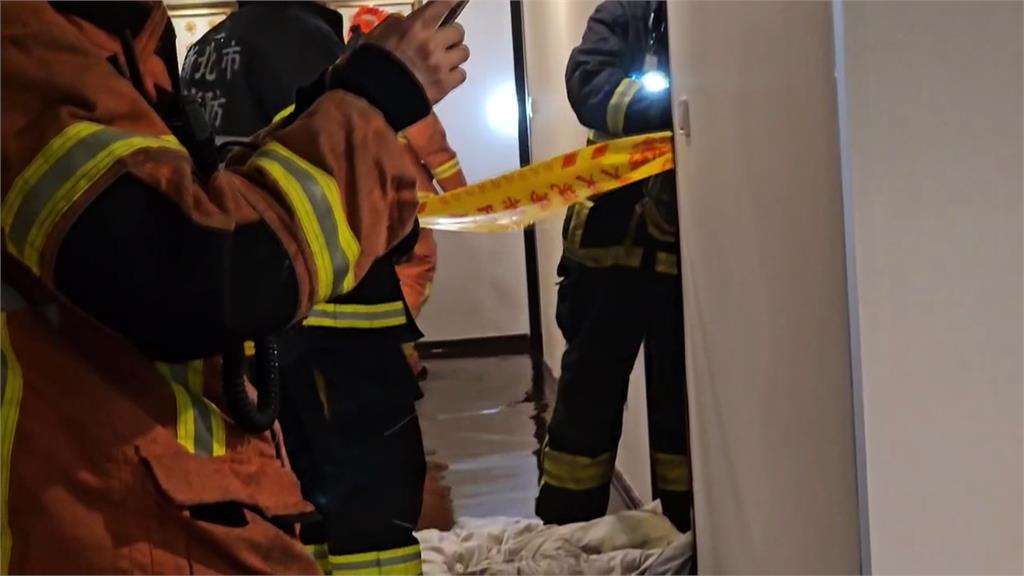 2醉女沒熄菸就睡著! 中和旅館床鋪起火、1中毒1插管急救