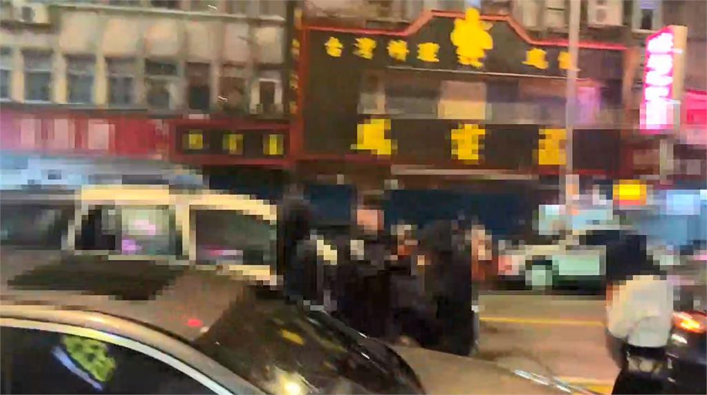 快新聞/養生館更名重起爐灶!9嫩妹兼做半套 中山警持票抓26人