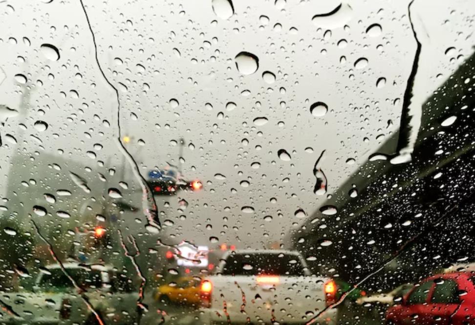 雨下不停,很煩躁?醫曝:冬雨對身心健康影響大 推「4點」預防
