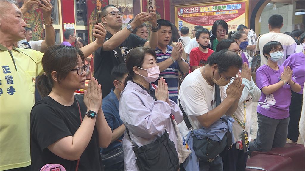 武德宮開基天官武財神駕到　雙財神高雄合體！　信徒擠爆意誠堂