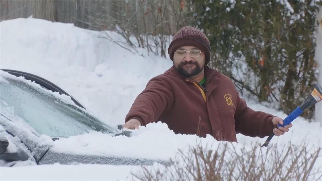 怪獸風暴橫掃美國12死 上百萬用戶停電、逾1.1萬架航班取消