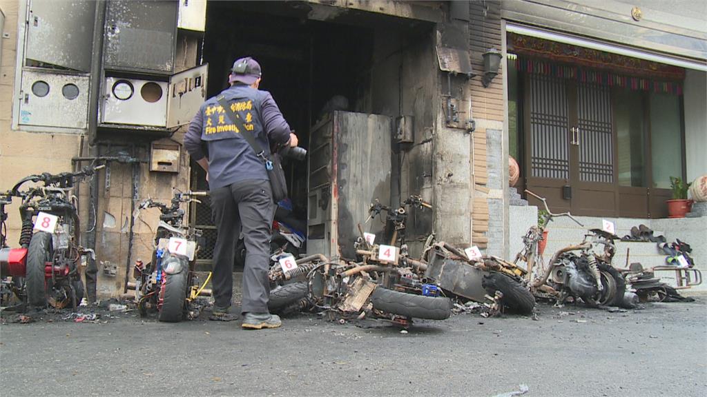 電動機車電池突爆炸！　鄰居狂喊「火燒厝喔」