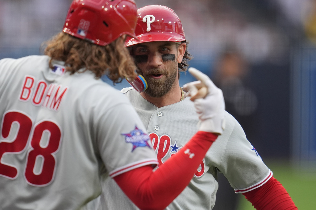 MLB(影)／費城人巨砲哈波奇怪刷牙方式引起熱議！牙醫：不建議用那種方式