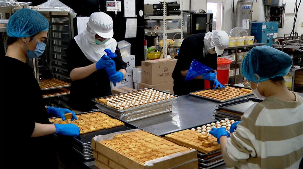 過年伴手禮! 夾心餅乾包焦糖奶油 肉鬆花生鹹甜交織