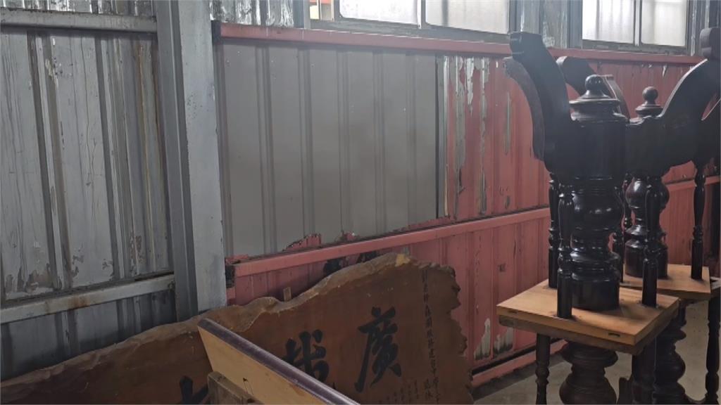 兩賊精準挖開鐵皮倉庫盜走檜木桌、洋酒 遭竊失主損失上百萬直呼是「預謀犯案」