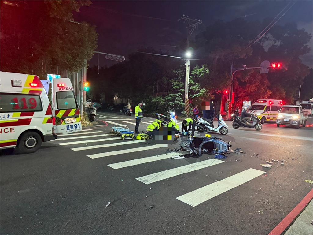 最新／新北五股驚悚車禍！左轉車撞直行機車　騎士噴飛影像曝光