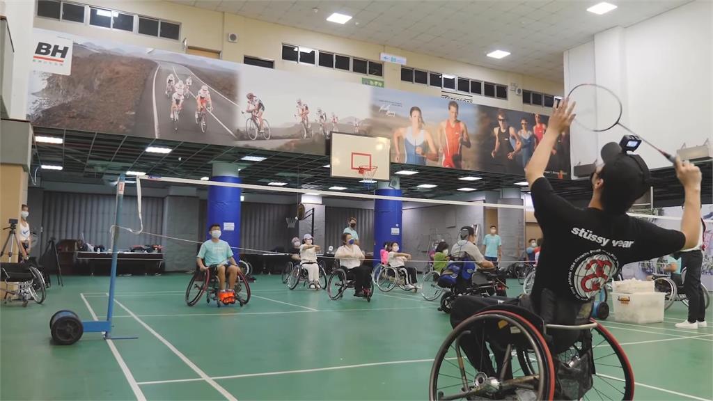 推輪椅接發球滿是不便　帕運精神感動網：力挺台灣國手！