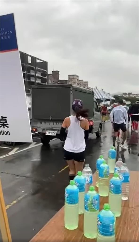 謝忻揭台北馬拉松亂象！工程車「2度闖跑道」她怒嗆：台北市有什麼問題