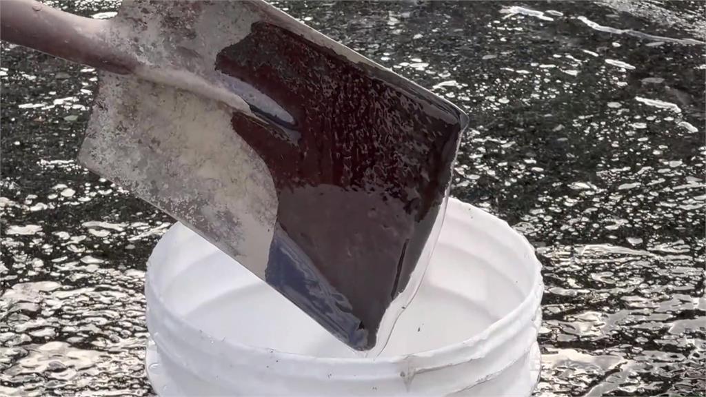 花蓮大貨車"糖漿灑一地"!2騎士慘摔 駕駛最高罰1萬8