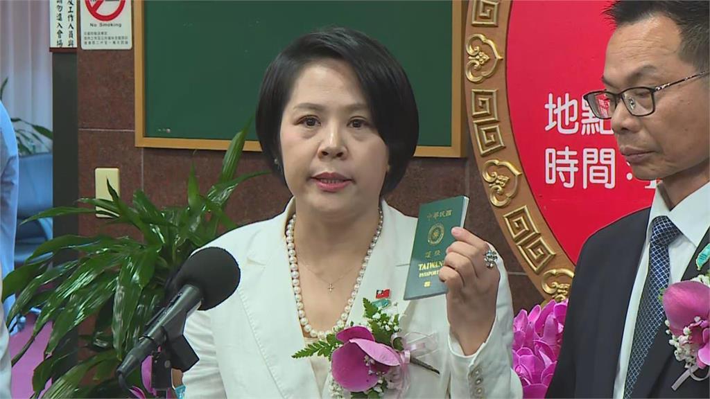 柯文哲「狂幫腔李貞秀」跟中國利益交換？律師轟民眾黨：根本法律文革團