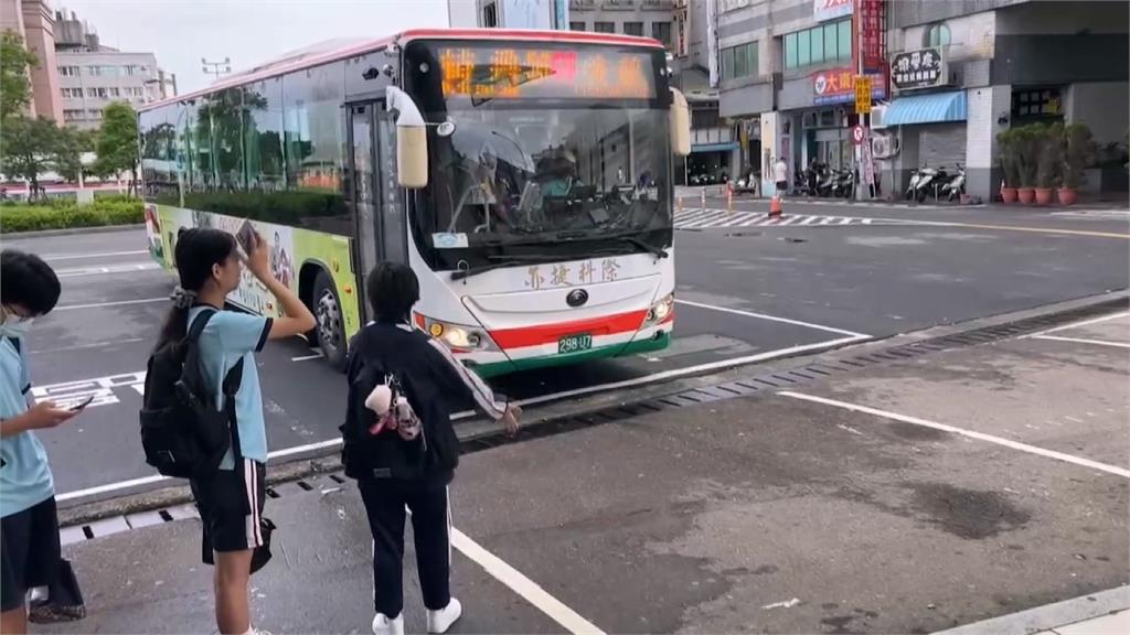 苗栗客運路線換公司經營 三校學生擠一班車