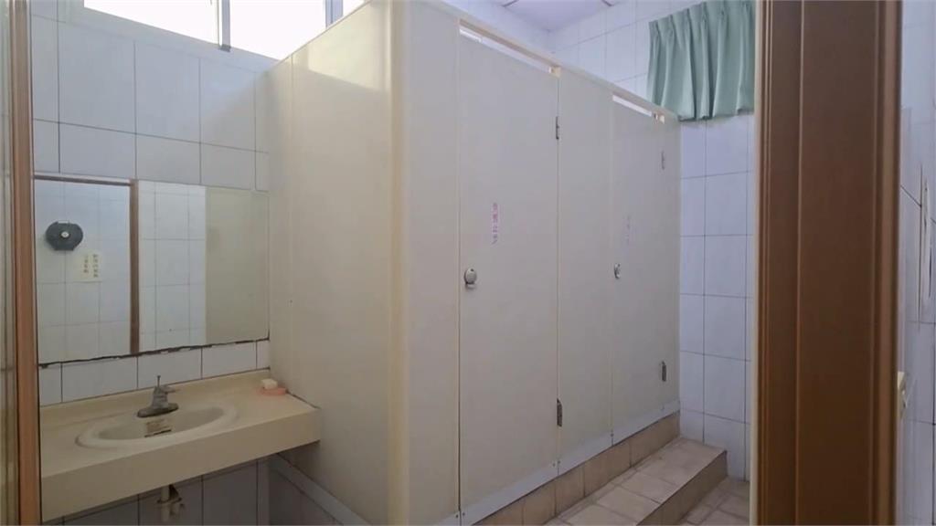 上廁所一滑就停不下來?醫搖頭「痔瘡風險+46%」教4招預防秘訣