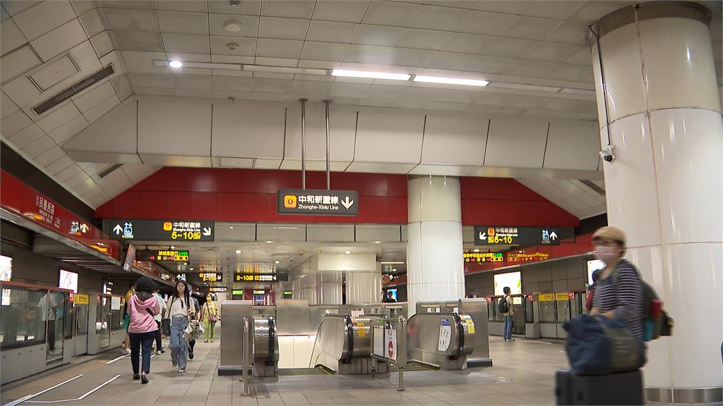 燈管拆光光？民權西路站不夠亮　北捷：燈具重置工程、月底恢復正常