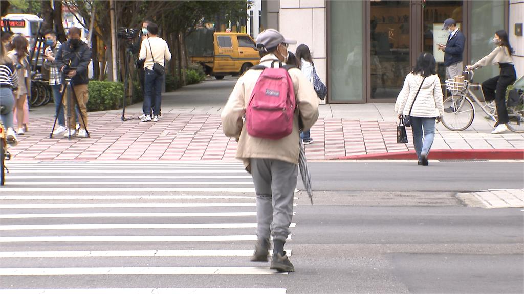 汽車未禮讓行人加重開罰3600元 全台265路口科技執法再增14處