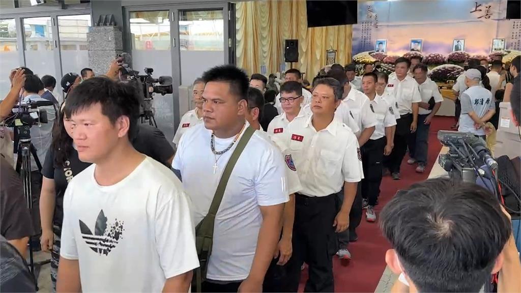 慟！屏二分隊7人少4人　分隊長靈堂見家屬崩潰跪地