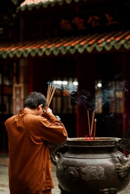男子突然會通靈報明牌?醫:病態性肥胖造成 開完刀「神力」消失