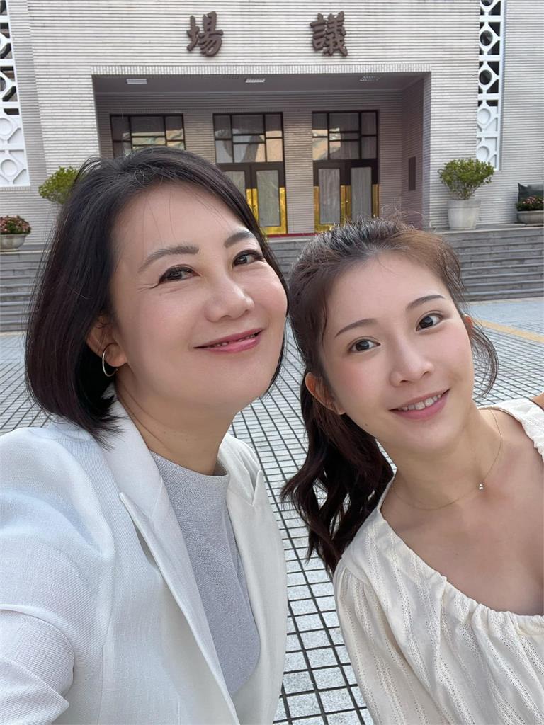 快新聞/鄭家純一早現身立院 被問「不分區」激動秒回:沒有!不要問我這題