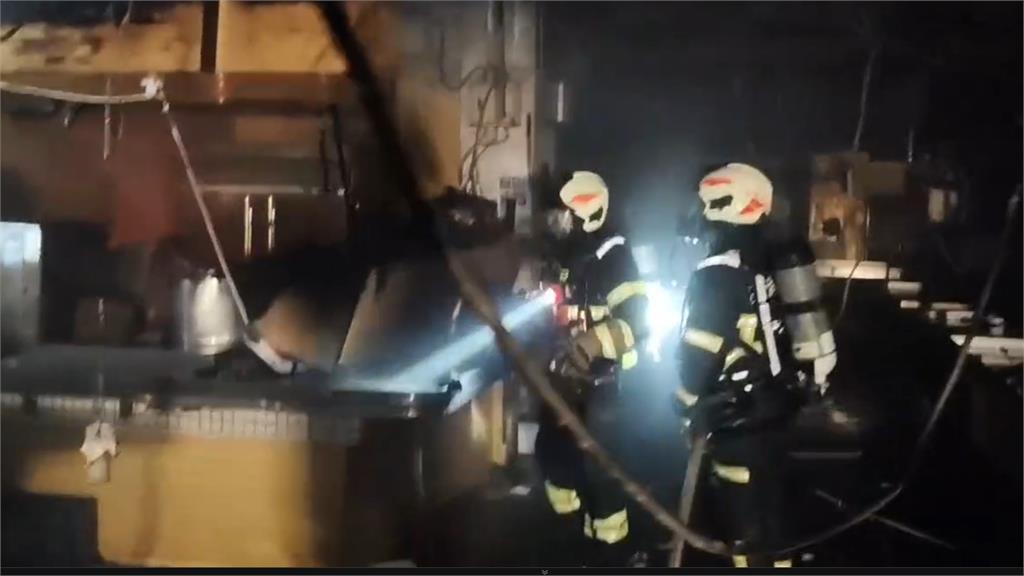 快新聞/澎湖最大!馬公「北辰市場」凌晨遭祝融 駭人畫面曝光了