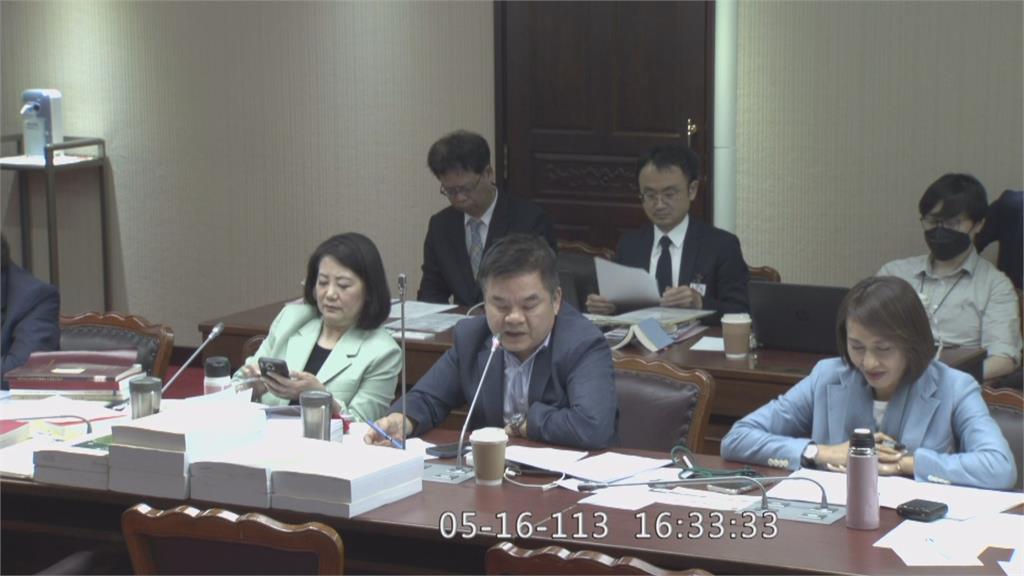 快新聞/傅崐萁又摔手機大罵「這種水平」 邱議瑩反嗆:那是中國用語