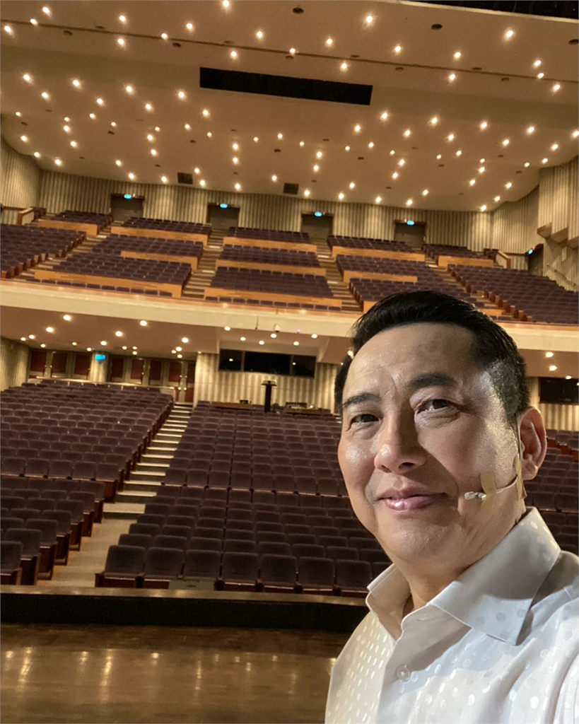 屈中恆遭中國觀眾當面嗆「劣跡藝人」尷尬神情全被拍！本人43字急回應
