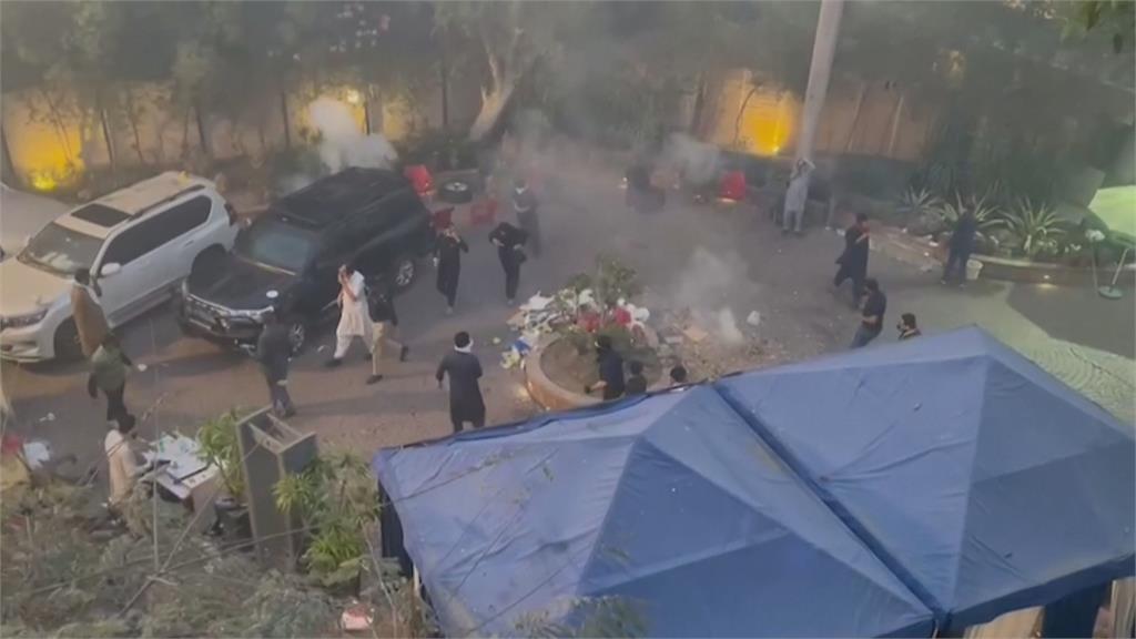 阻止警方逮捕前巴國總理 大批支持者與警爆衝突