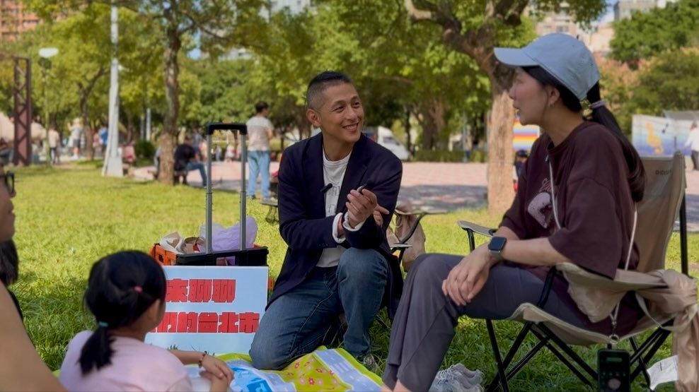 大安森林公園「寸頭帥大叔」竟是吳怡農！私下模樣曝「抖出2寶爸真實心聲」