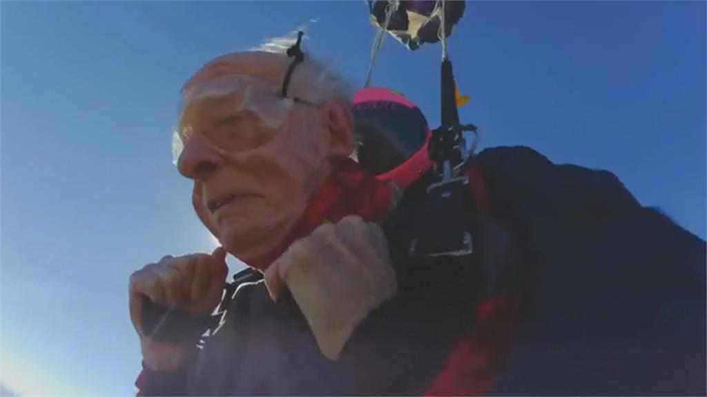 美國93歲老爺爺 成功登頂優勝美地半圓丘