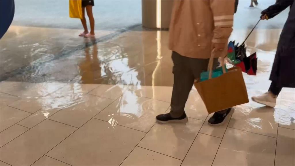 快新聞／台北市升級豪雨！3地區嚴防淹水　大巨蛋積水畫面曝光