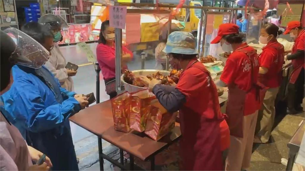 母親節適逢閏六月 為父母添壽! 屏東萬巒豬腳街買氣夯