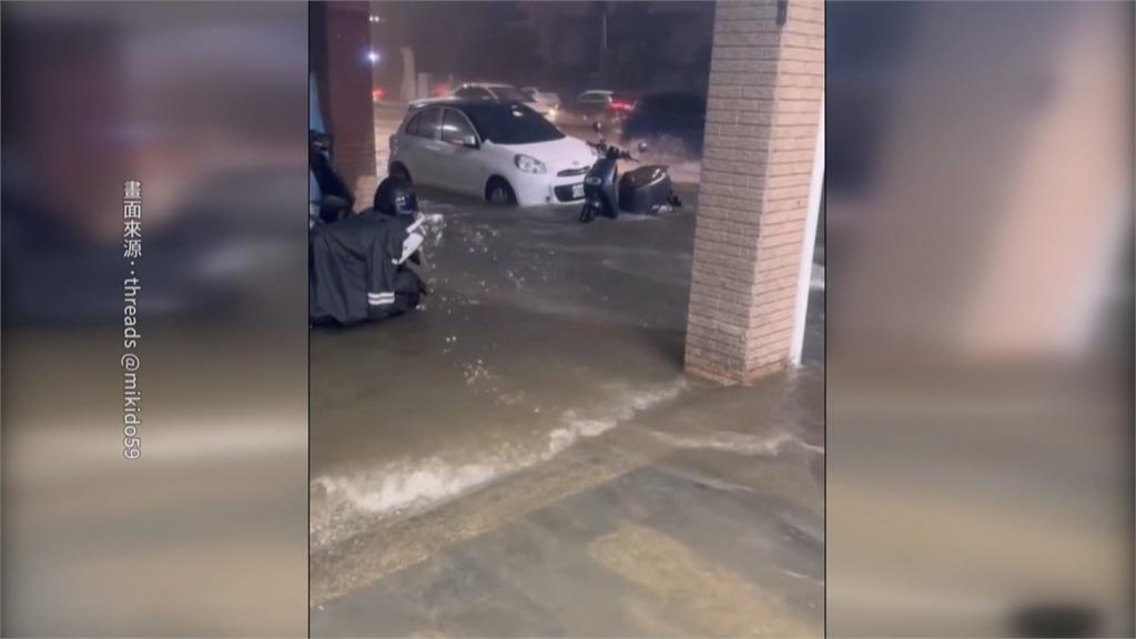 暴雨又來！　台南風神廟"流水席"　　信眾頂大雨吃辦桌