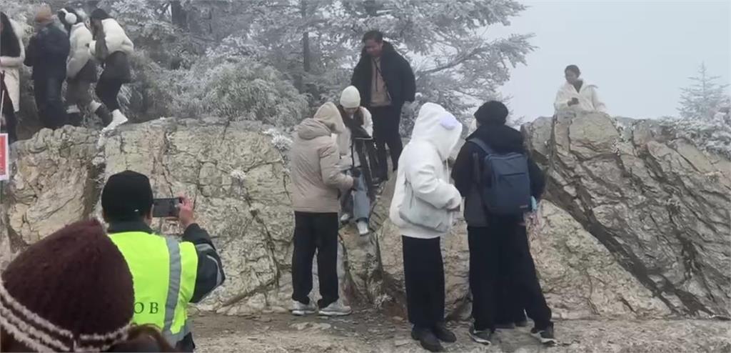 快新聞/不畏寒流!合歡山武嶺穿比基尼大秀身材 原因曝光了