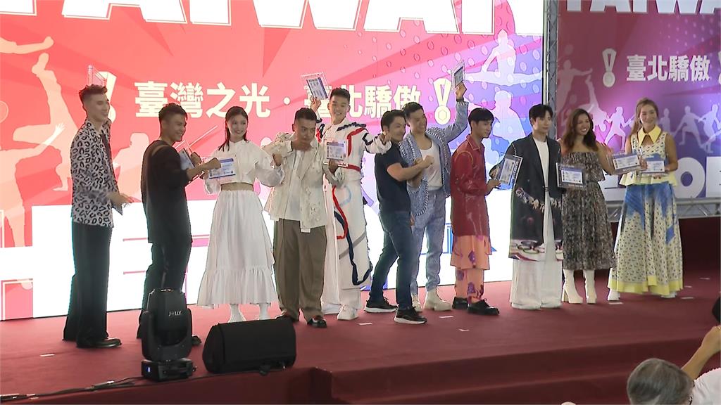 奧運慶功宴被cue上台唱歌 小林同學直搖頭「趕快逃」