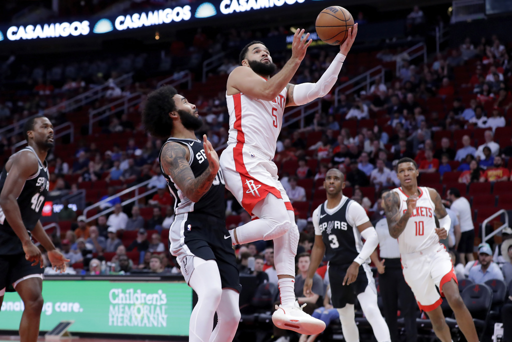 NBA(影)/法國斑馬跑不快只得15分6籃板! 火箭7人得分上雙輕鬆敗馬刺