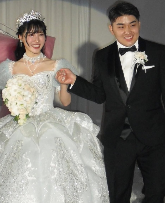 300萬YTR認了出軌道歉！超正小三「竟是男的」老婆發聲了　網看傻：震碎三觀