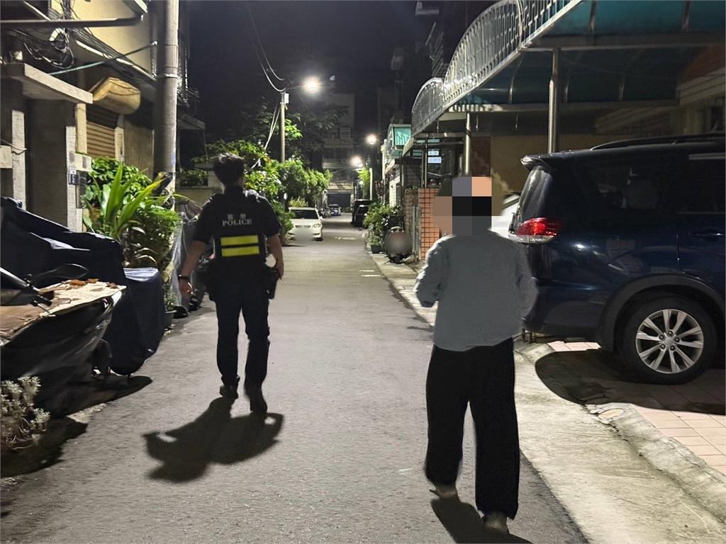 台中爸掛念「國小兒」苦走12公里:去接他放學!妻揭鼻酸真相:孩子成年了…