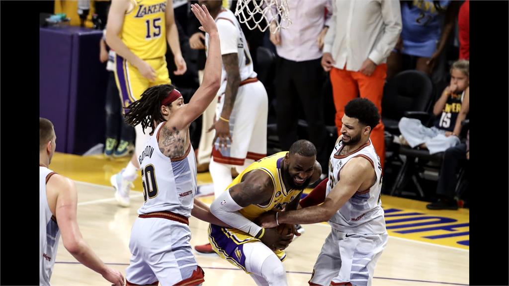 LeBron攻40分救不了 Jokic大三元率金塊4:0橫掃湖人
