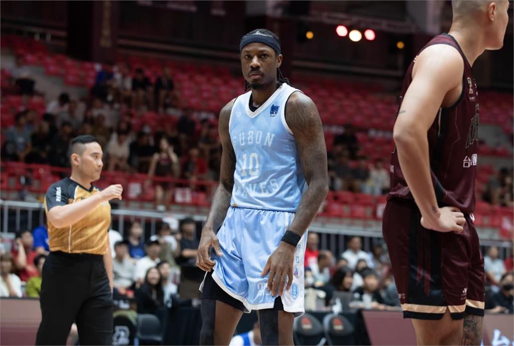PLG(影)／林志傑砍進關鍵逆轉3分球！勇士客場91:83擊敗獵鷹率先聽牌