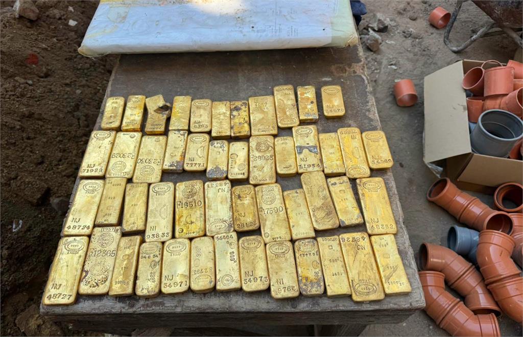 暑假打工秒挖到3.3億黃金！18歲學生「牆內翻出巨量金條」急報警下場曝光