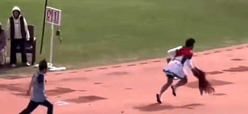 中國男學生「穿裙、戴假髮」賽跑奪冠！校方因「違反體育精神」取消資格惹議