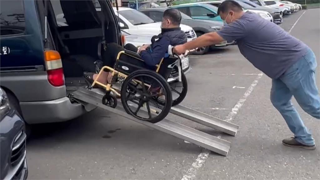 宜蘭推動智慧停車格 多出紅線、歪斜線條成陷阱