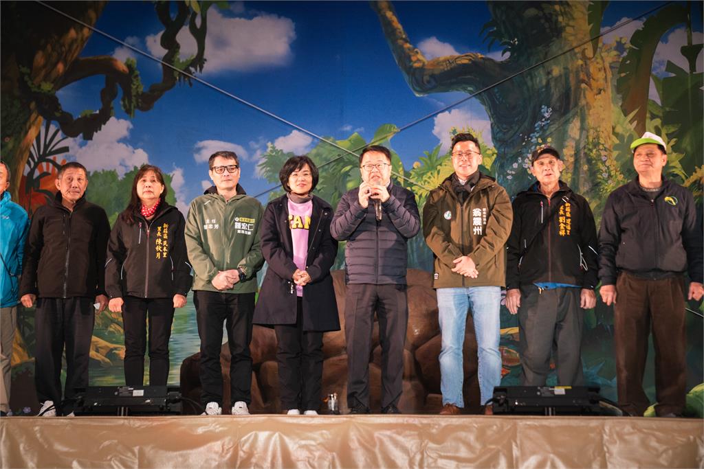 快新聞/不畏嚴寒!吳秉叡邀紙風車演出千人參與 蘇巧慧:繼續為下一代努力