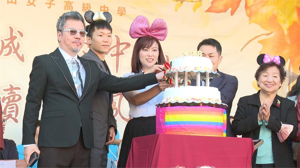 獨／李洋現身中山女高校慶！　曝每天都會與校長「道早安5次」