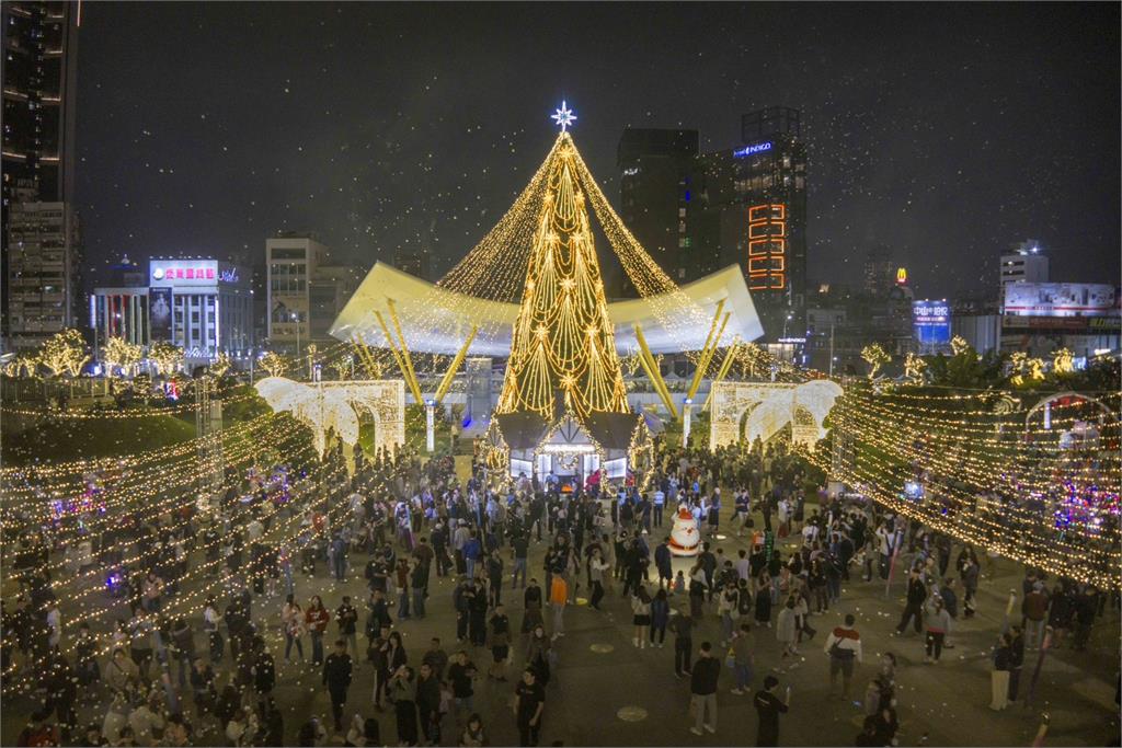 快新聞/高雄耶誕生活節登場!中央公園點亮永恆星冠 金曲級卡司連唱5天