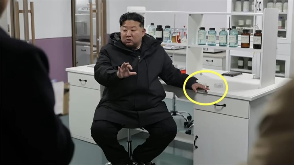 金正恩「無修圖照」爆健康疑雲!臉上長滿「詭異肉芽」10年前對比照曝光