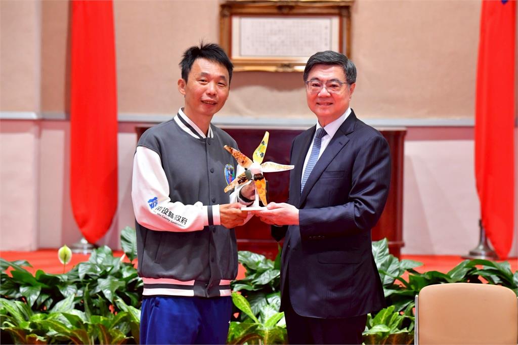 卓揆接見風力能源世界賽臺灣代表隊 期盼奪冠學生協助國家綠能發展 國家全力照顧年輕