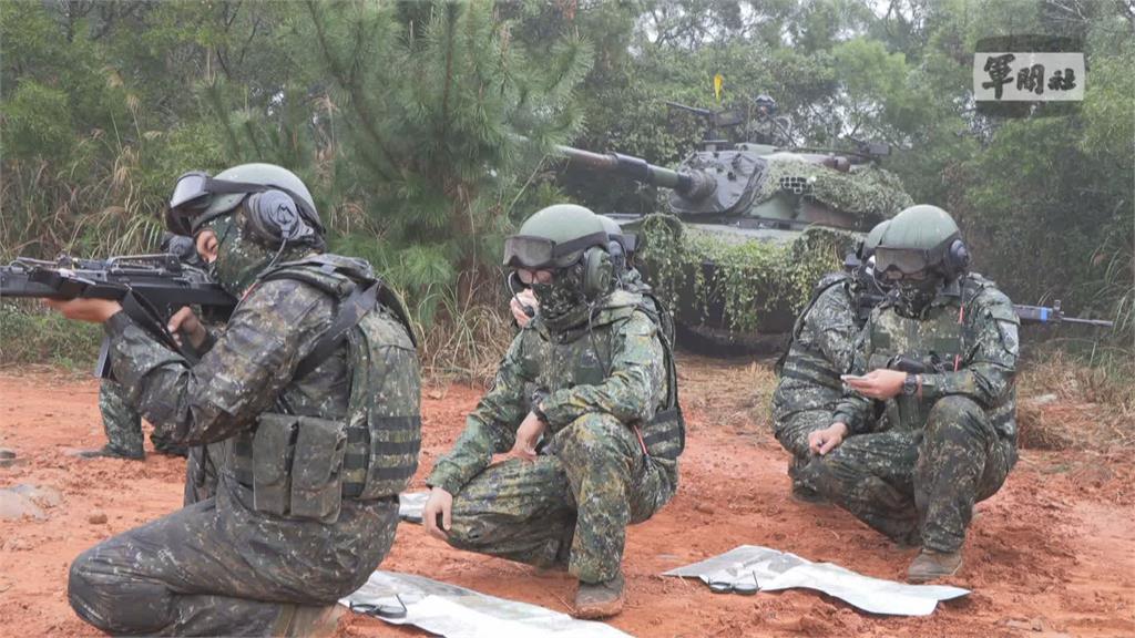 陸軍戰車排實彈操演 　模擬敵軍新竹搶灘登陸